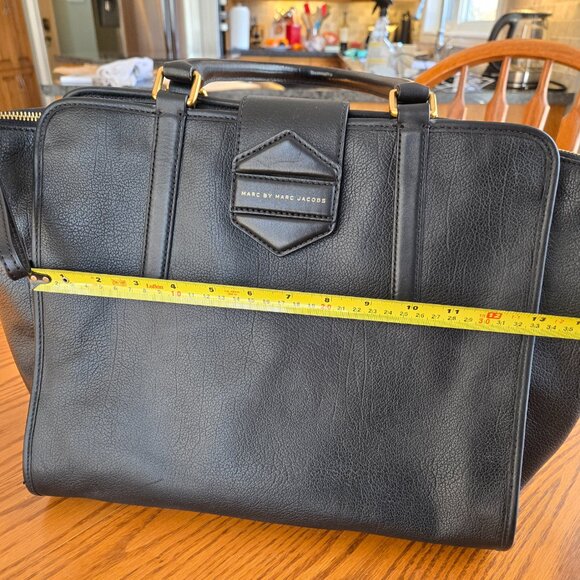 Marc Jacobs Black Cowhide Purse - Picture 8 of 9